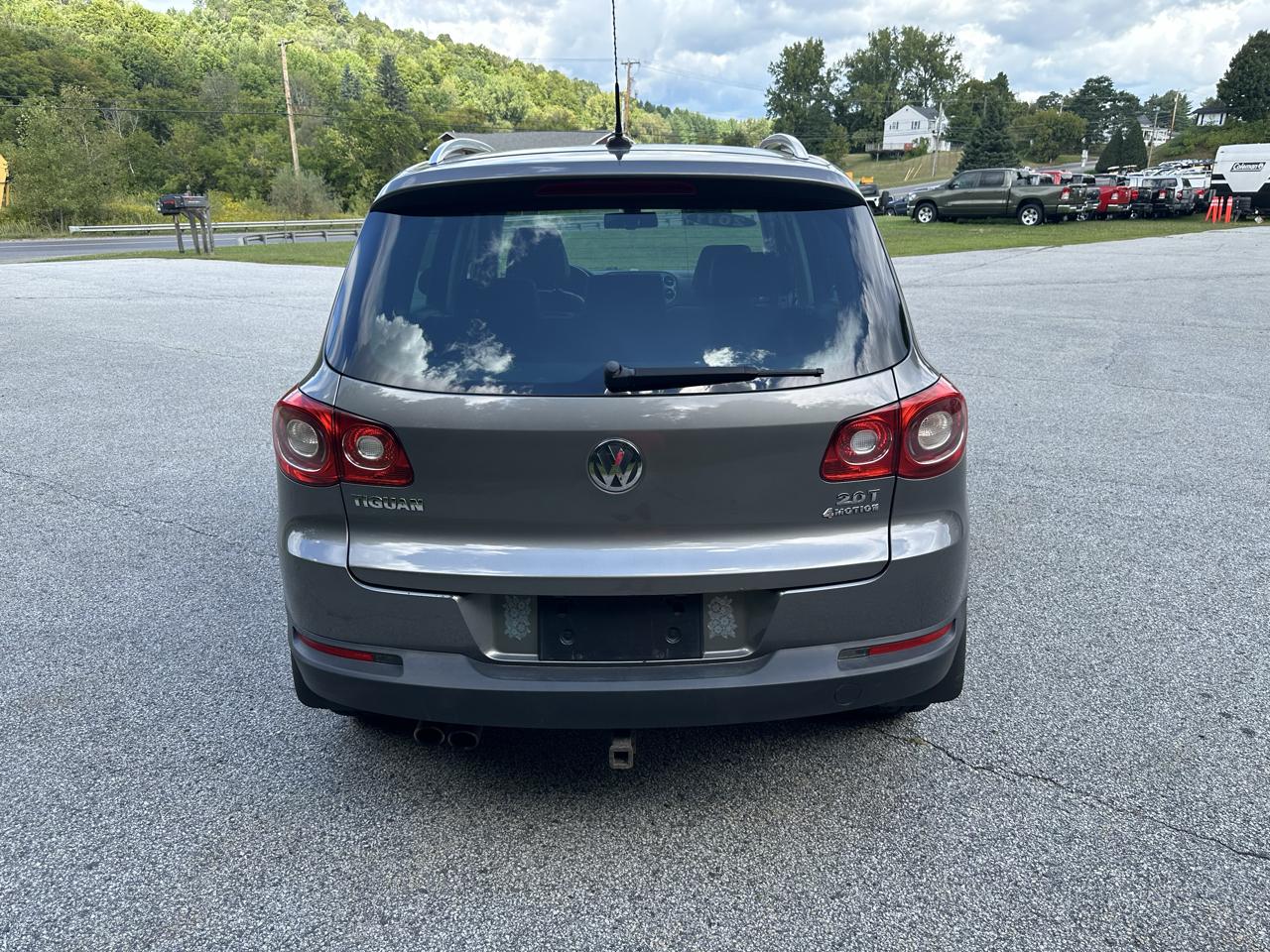 Volkswagen Tiguan 4WD 4dr S 4Motion 2011