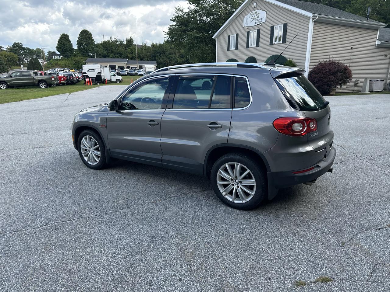 Volkswagen Tiguan 4WD 4dr S 4Motion 2011