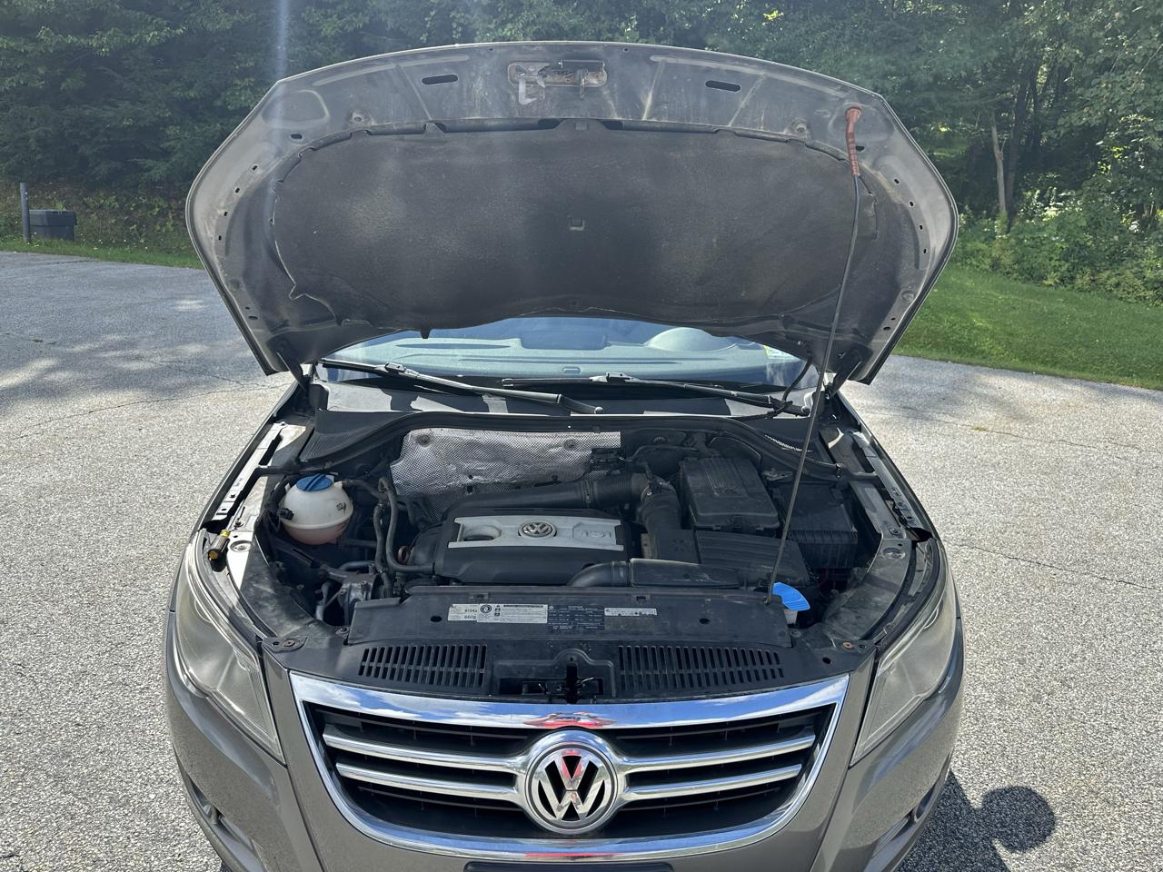 Volkswagen Tiguan 4WD 4dr S 4Motion 2011