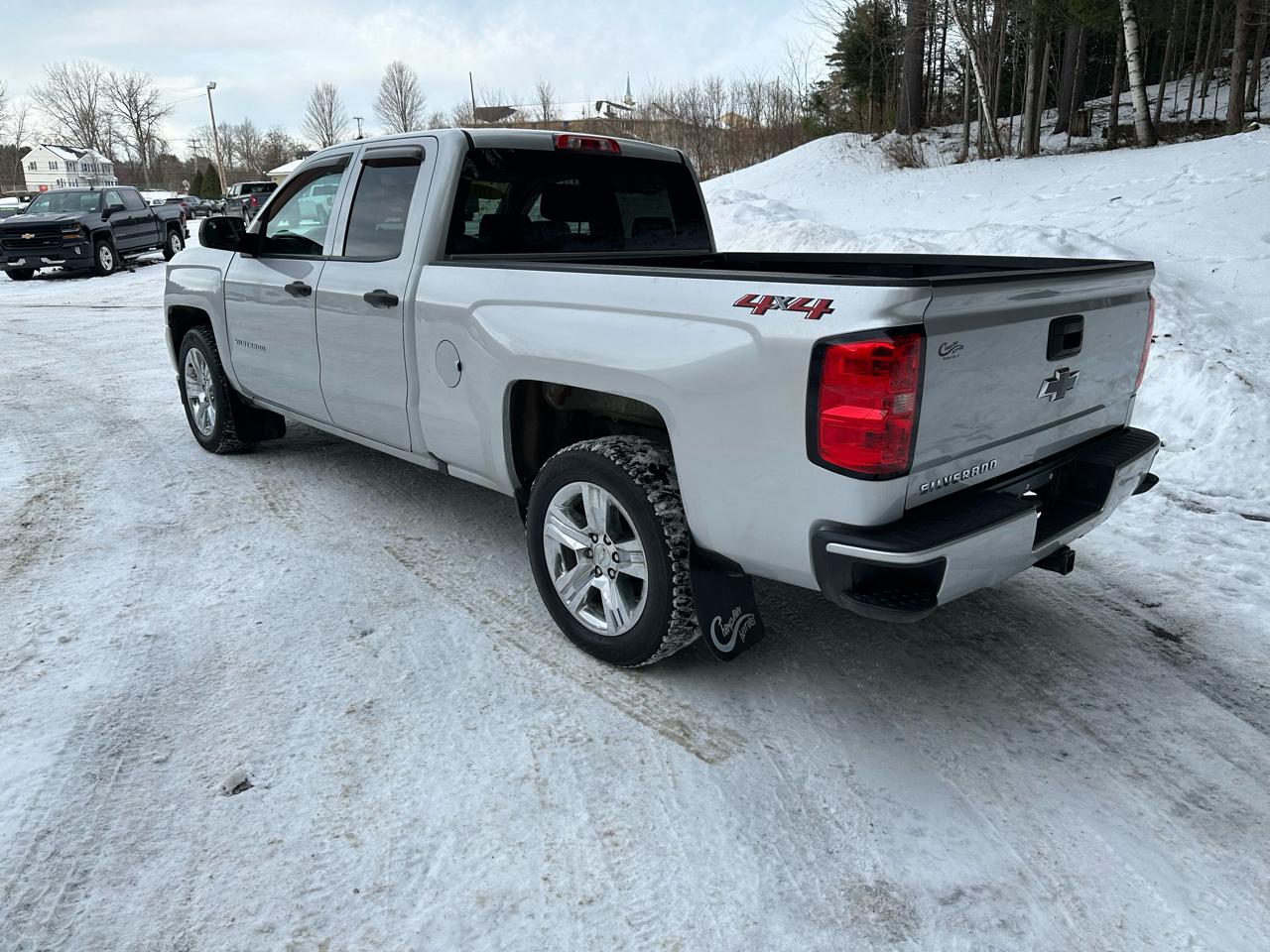 Chevrolet Silverado 1500 4WD Double Cab 143.5" Custom 2018