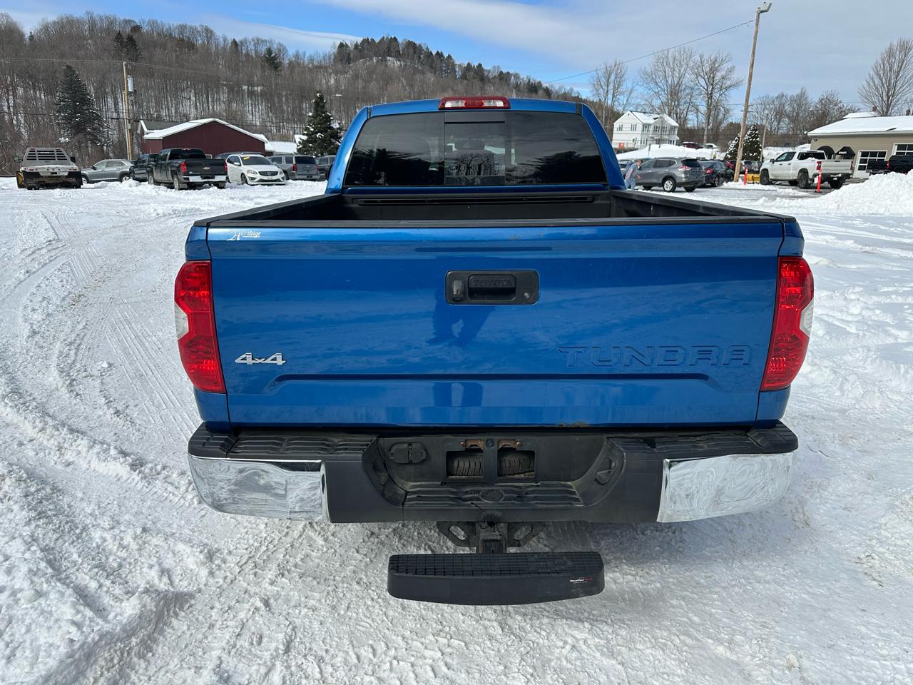 Toyota Tundra 4WD Truck Double Cab 4.6L V8 6-Spd AT SR5 (Natl) 2016