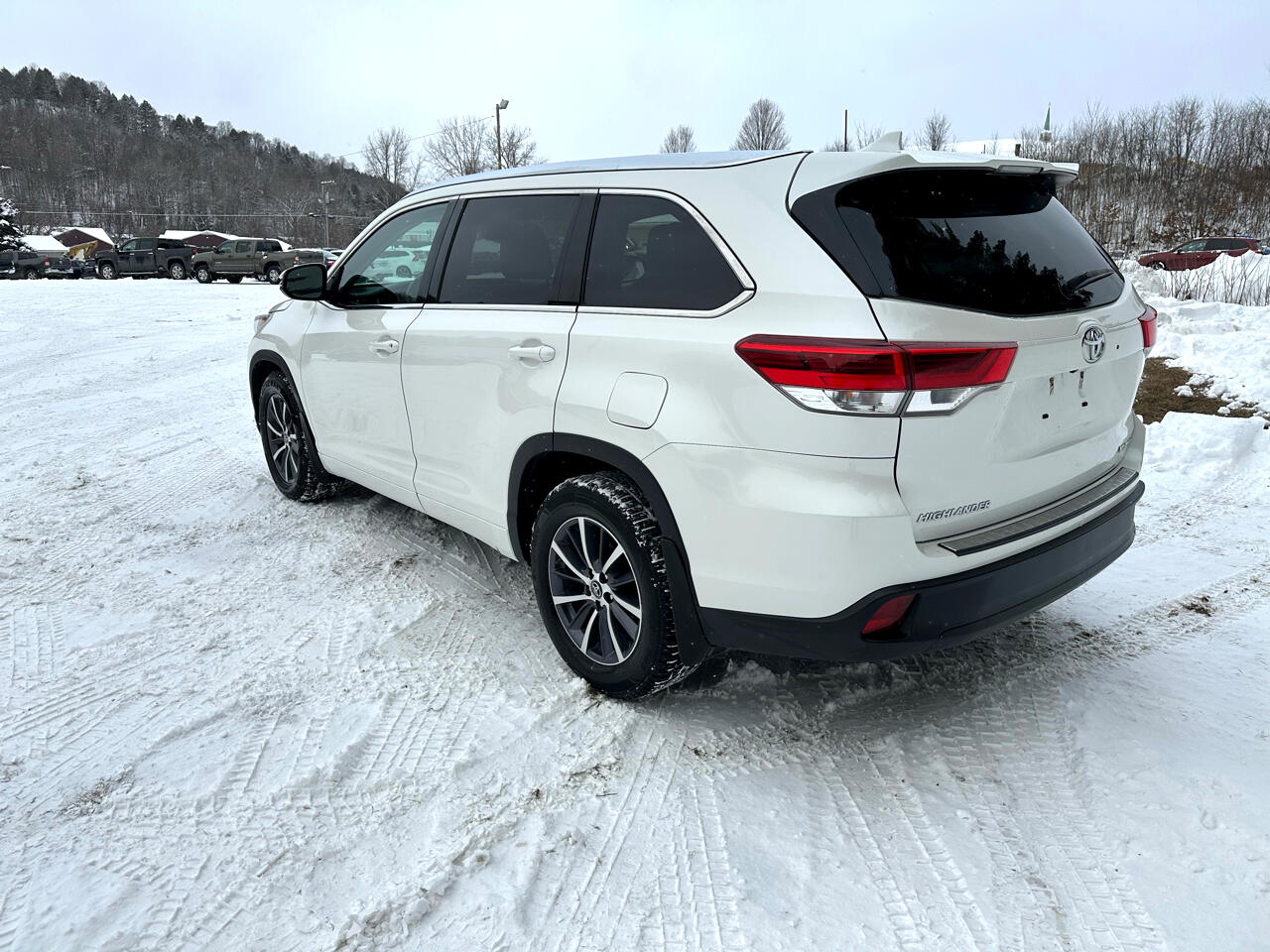 Toyota Highlander XLE V6 AWD (Natl) 2017