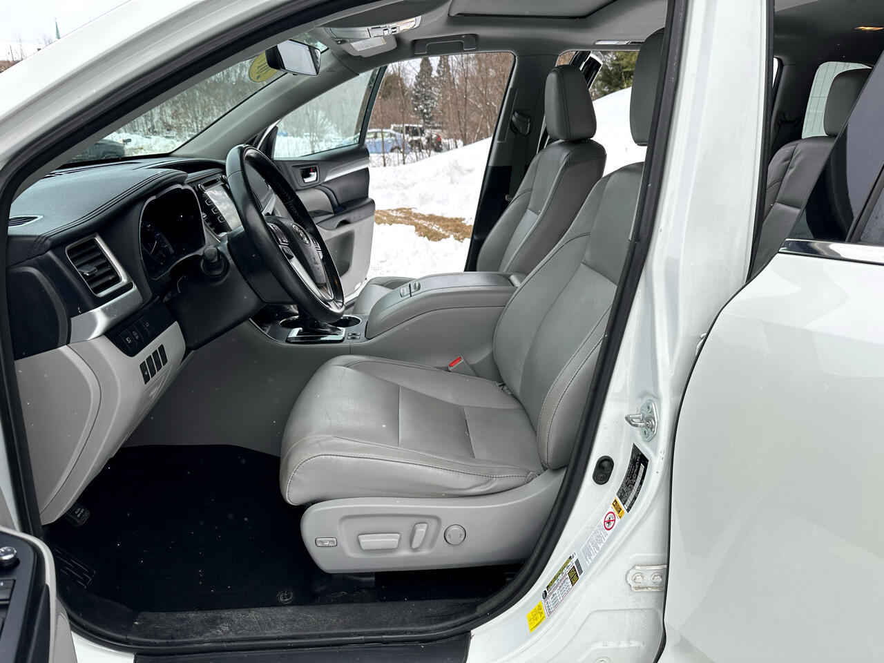 Toyota Highlander XLE V6 AWD (Natl) 2017