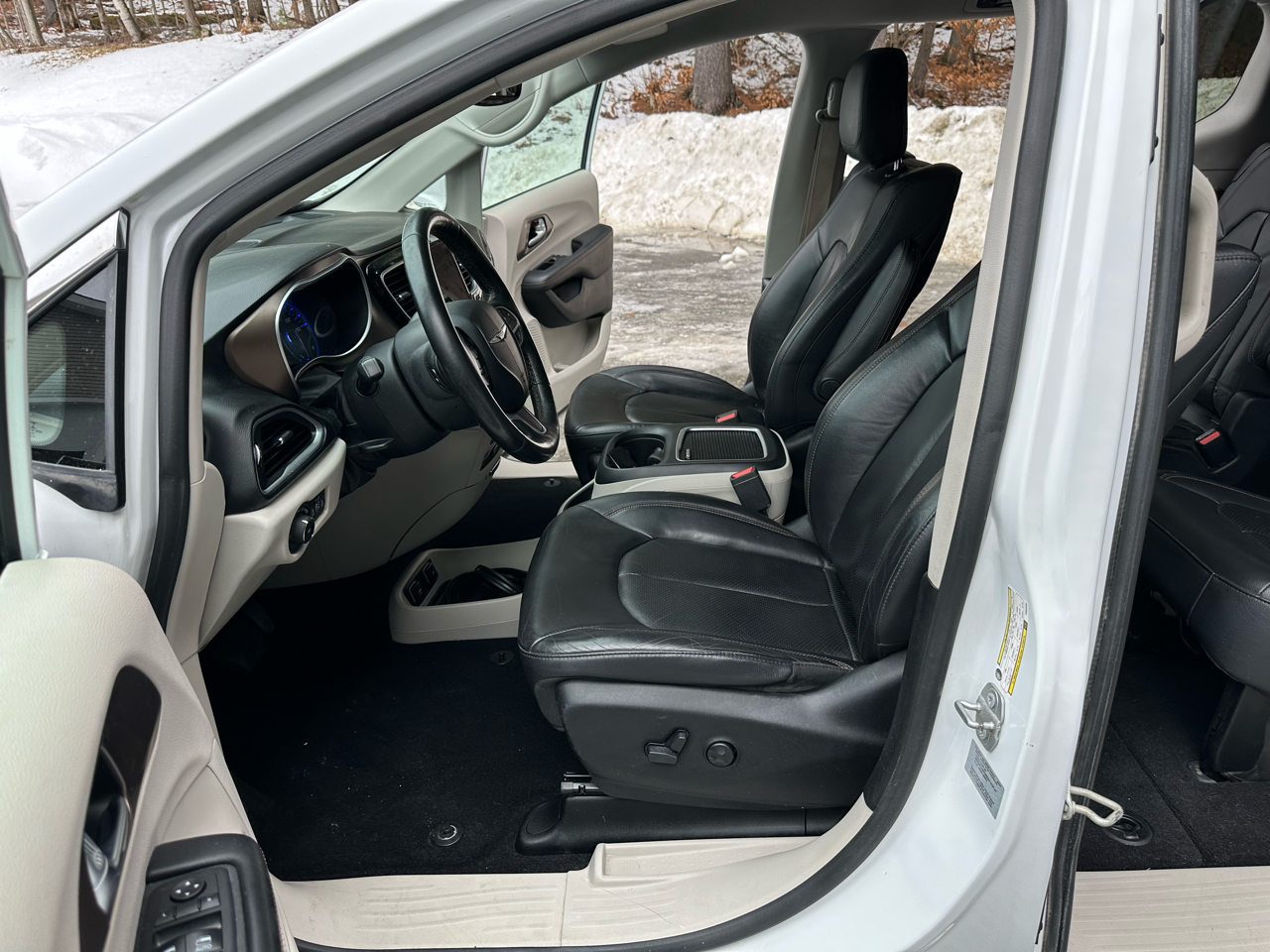 Chrysler Pacifica Touring-L Plus FWD 2017