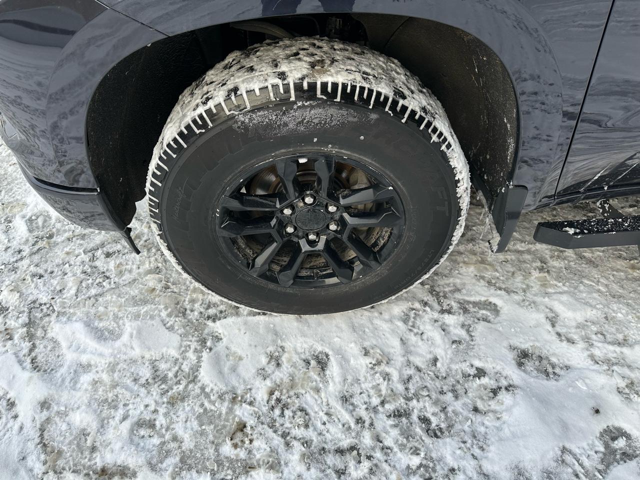 Chevrolet Silverado 1500 4WD Double Cab 147" RST 2022