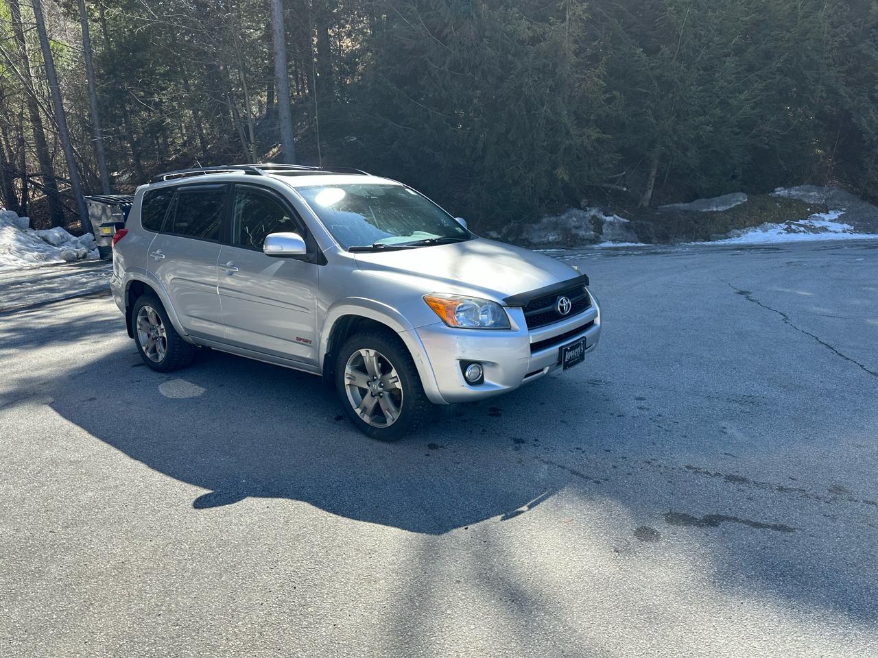 Toyota RAV4 4WD 4dr 4-cyl 4-Spd AT Sport (Natl) 2011