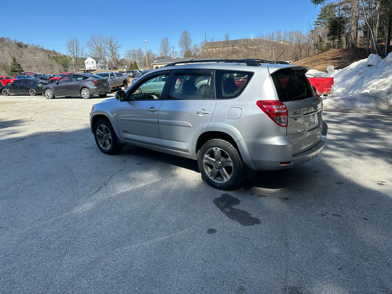 Toyota RAV4 4WD 4dr 4-cyl 4-Spd AT Sport (Natl) 2011