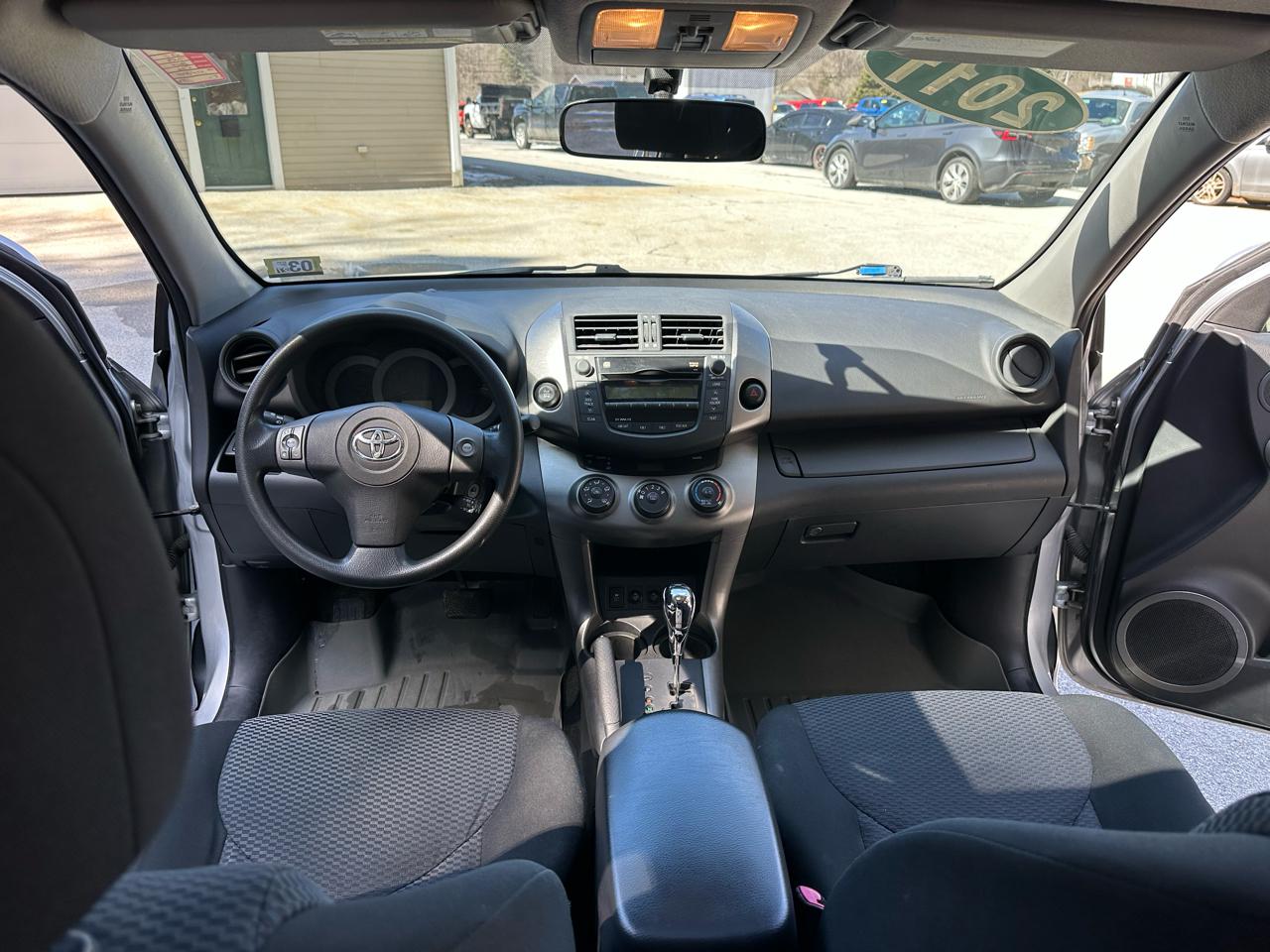 Toyota RAV4 4WD 4dr 4-cyl 4-Spd AT Sport (Natl) 2011