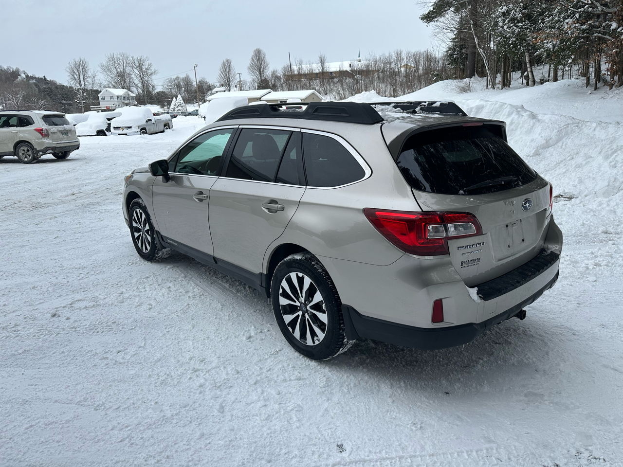 Subaru Outback 4dr Wgn 2.5i Limited PZEV 2015