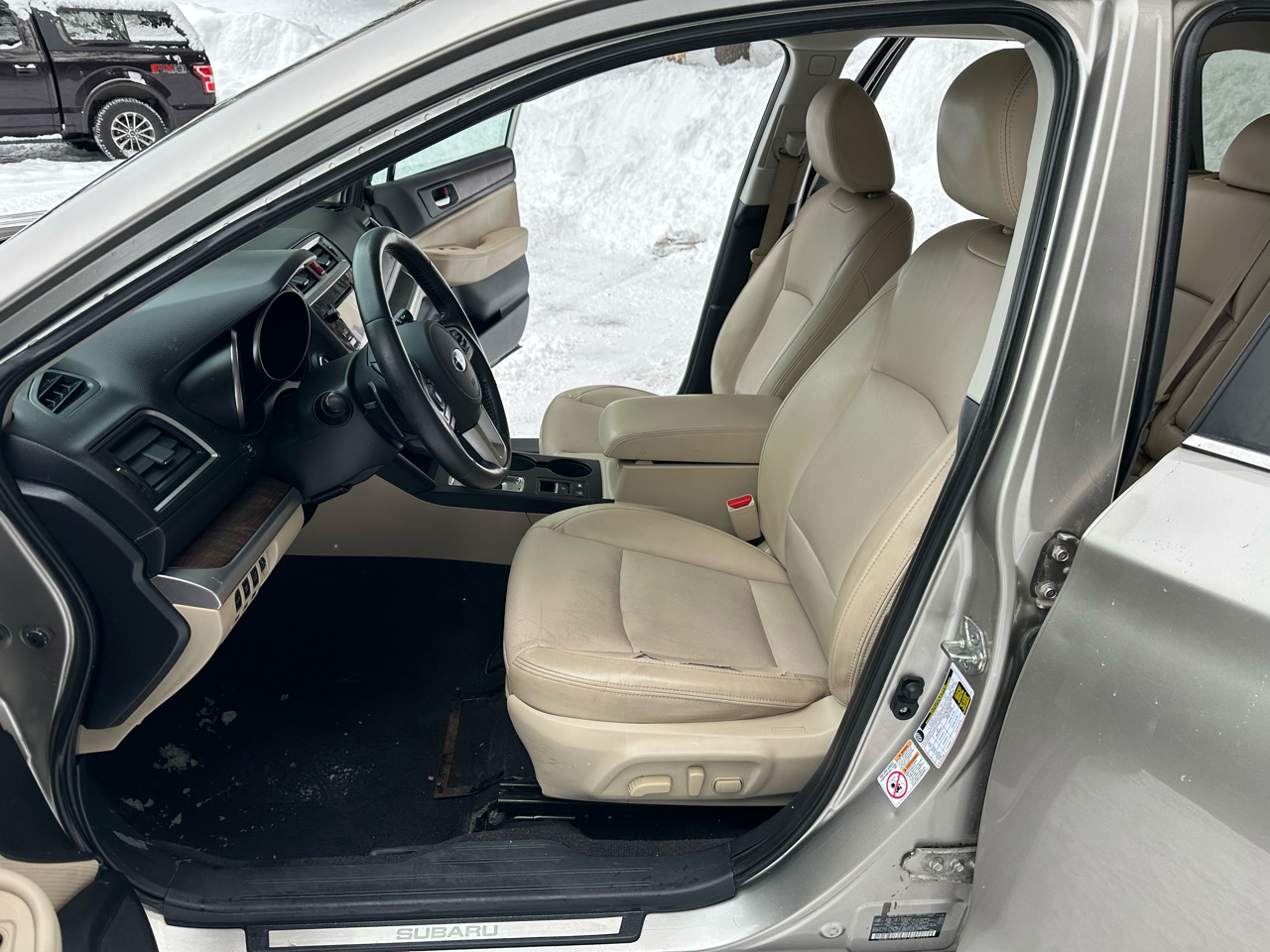 Subaru Outback 4dr Wgn 2.5i Limited PZEV 2015