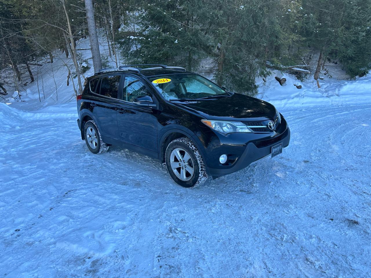 Toyota RAV4 AWD 4dr XLE (Natl) 2014