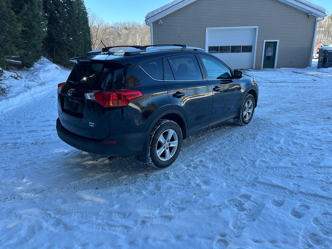 Toyota RAV4 AWD 4dr XLE (Natl) 2014