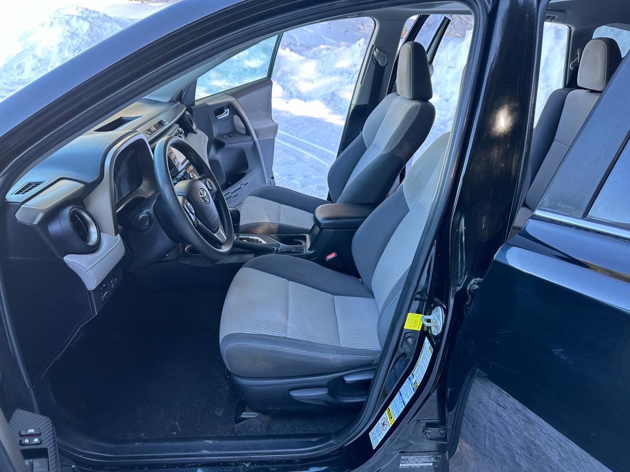 Toyota RAV4 AWD 4dr XLE (Natl) 2014