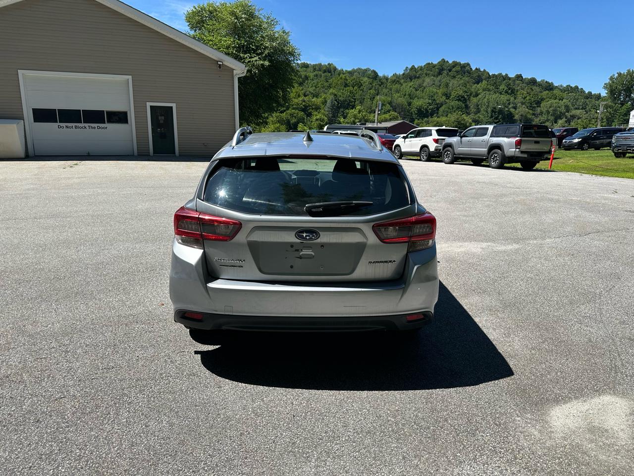 Subaru Impreza Premium 5-door CVT 2022