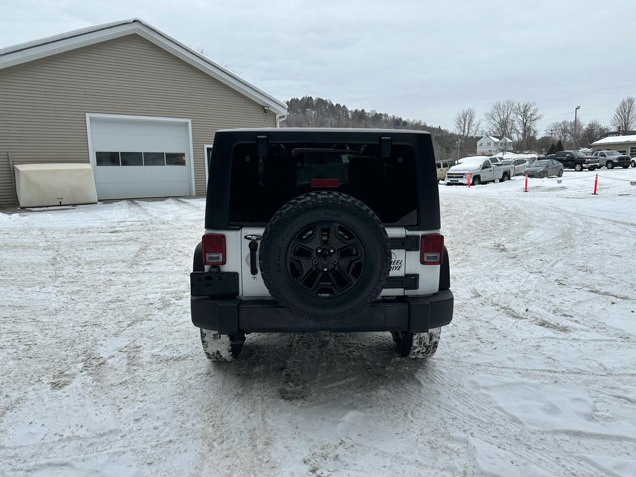 Jeep Wrangler 4WD 2dr Willys Wheeler 2016