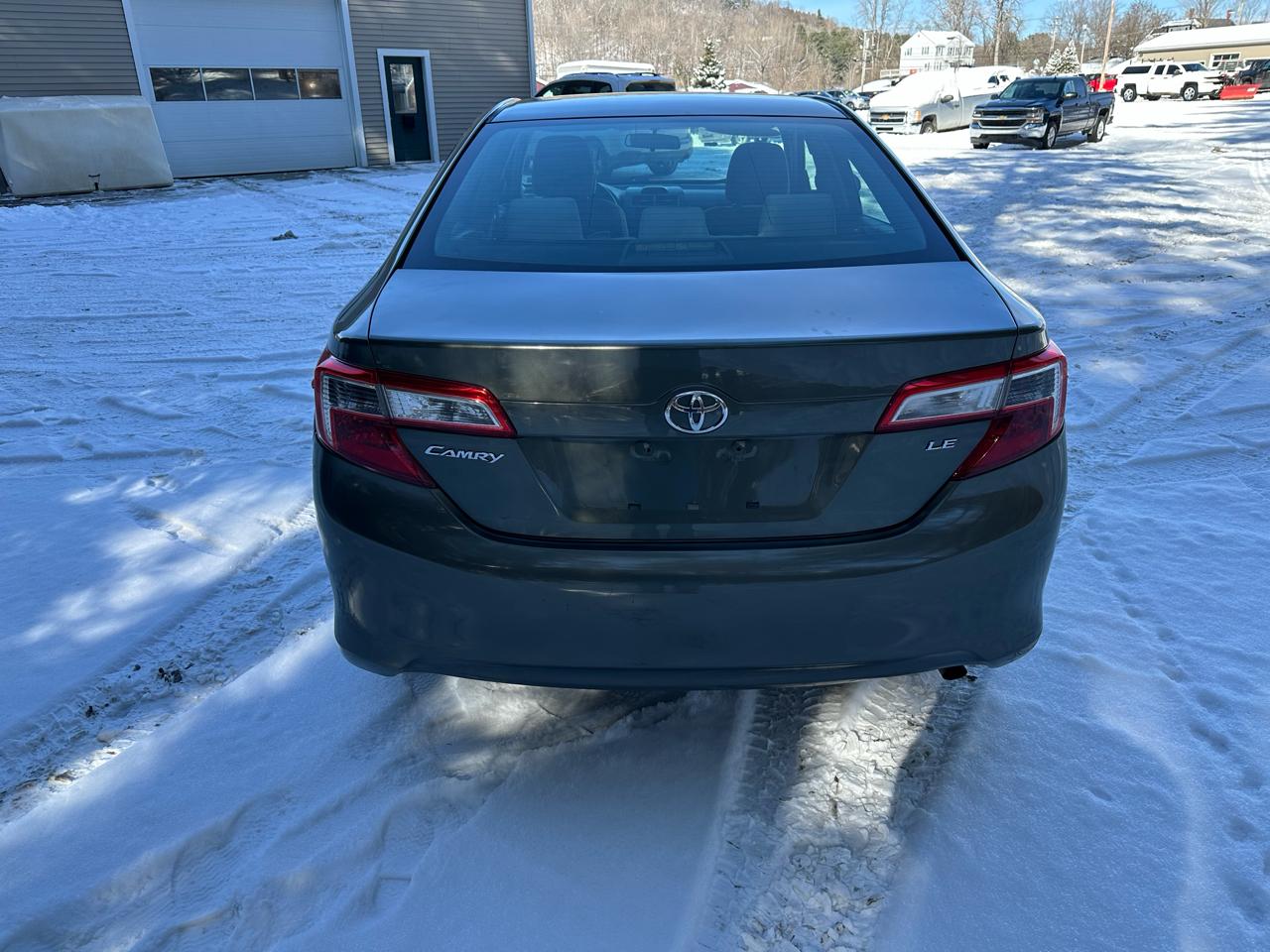 Toyota Camry 4dr Sdn I4 Auto XLE (Natl) 2013