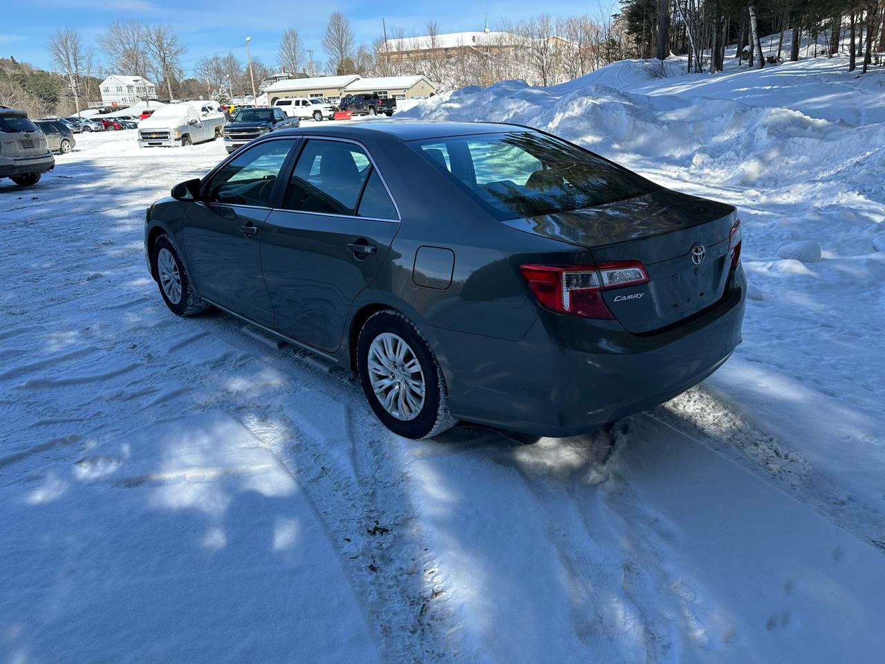 Toyota Camry 4dr Sdn I4 Auto XLE (Natl) 2013