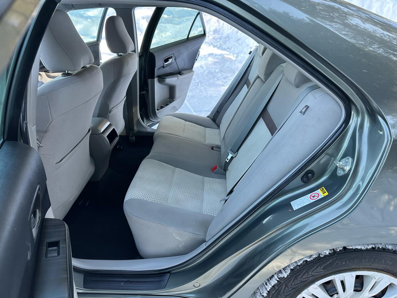 Toyota Camry 4dr Sdn I4 Auto XLE (Natl) 2013