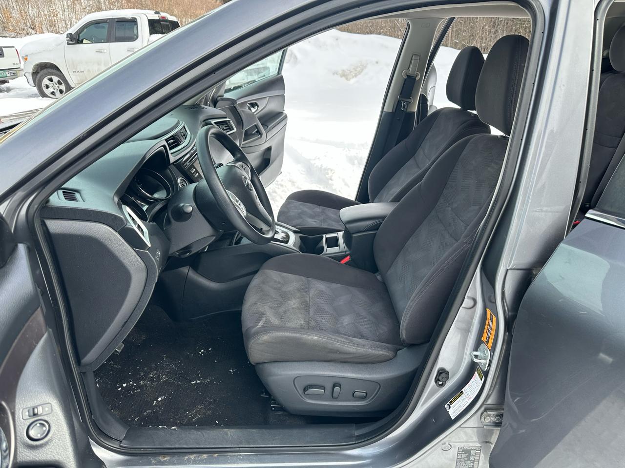 Nissan Rogue AWD 4dr SV 2016