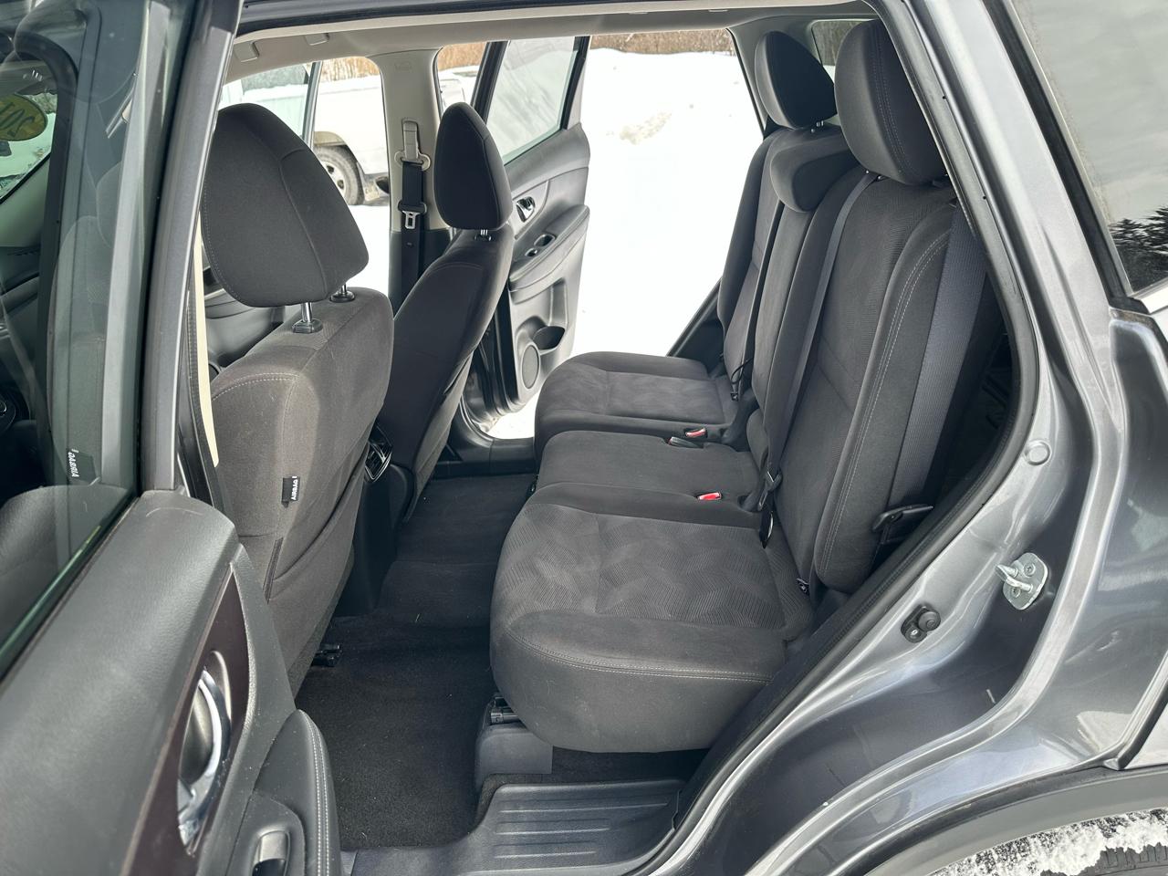 Nissan Rogue AWD 4dr SV 2016