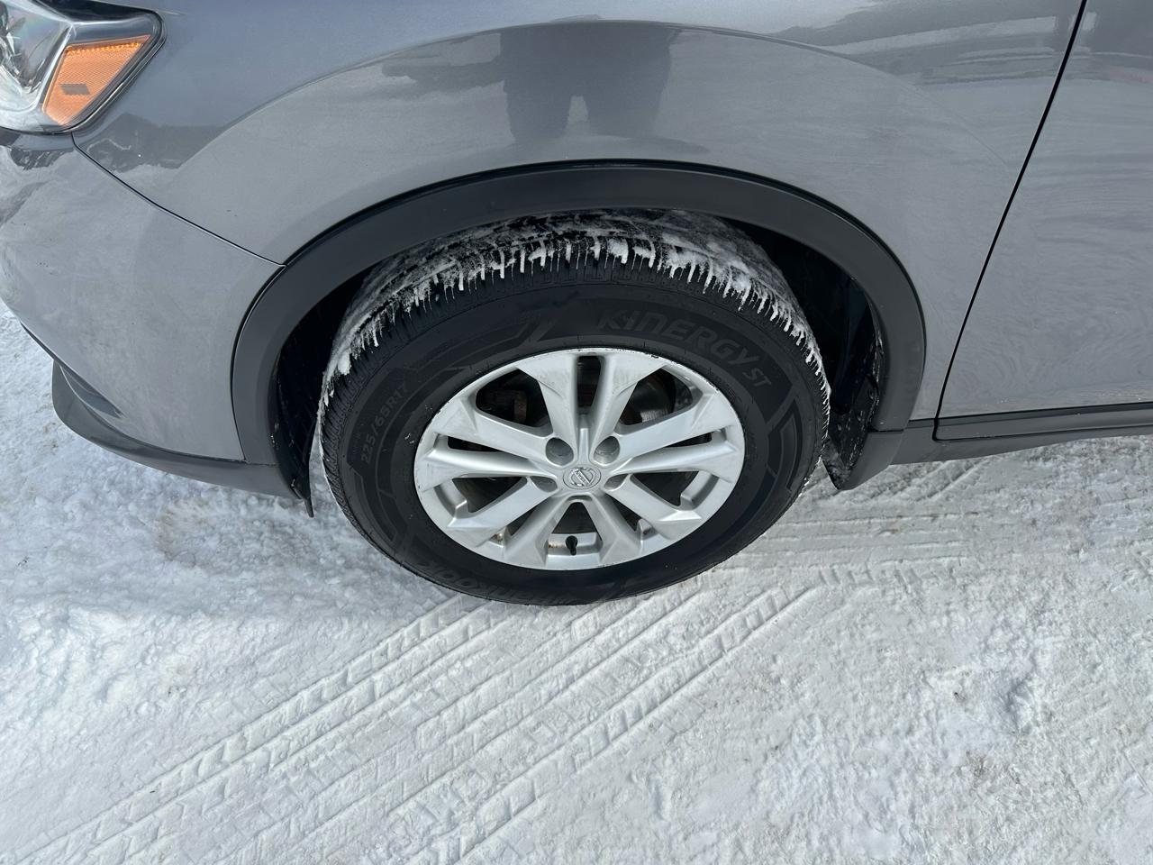 Nissan Rogue AWD 4dr SV 2016