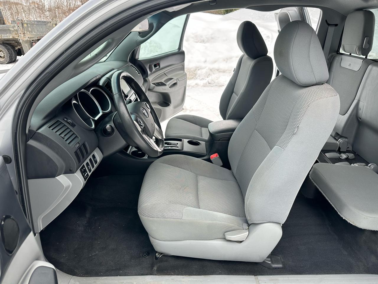 Toyota Tacoma 4WD Access Cab I4 AT (Natl) 2015