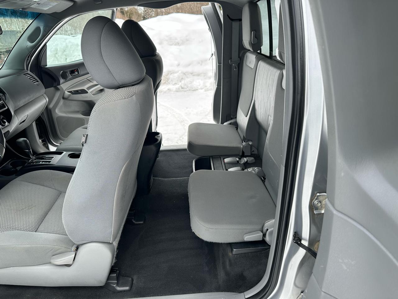 Toyota Tacoma 4WD Access Cab I4 AT (Natl) 2015