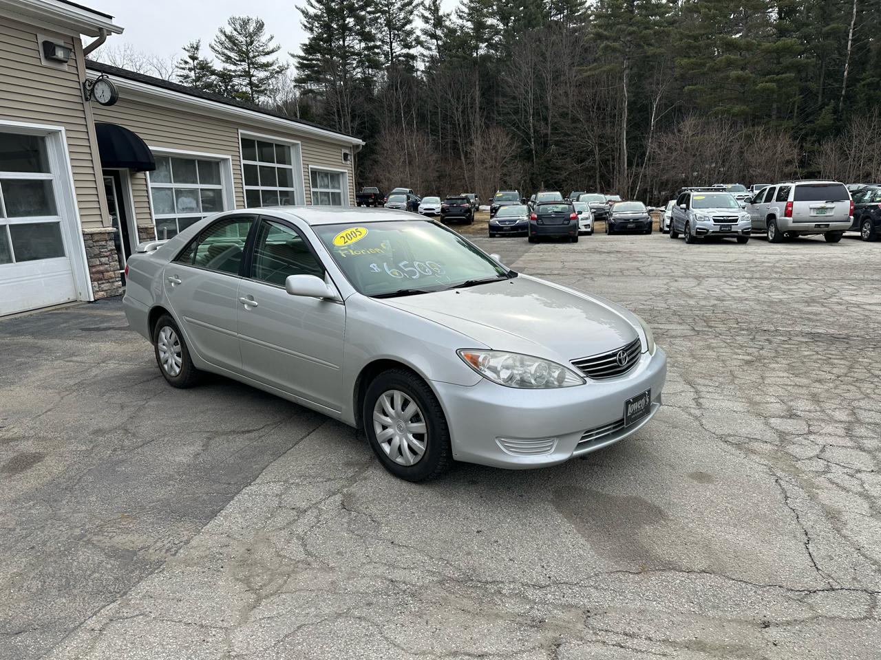 Toyota Camry 4dr Sdn XLE Auto (Natl) 2005