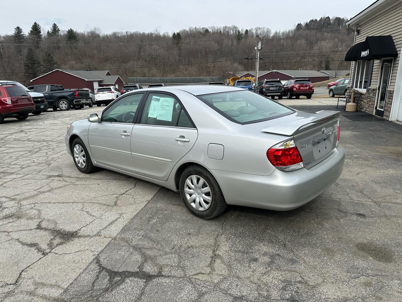 Toyota Camry 4dr Sdn XLE Auto (Natl) 2005