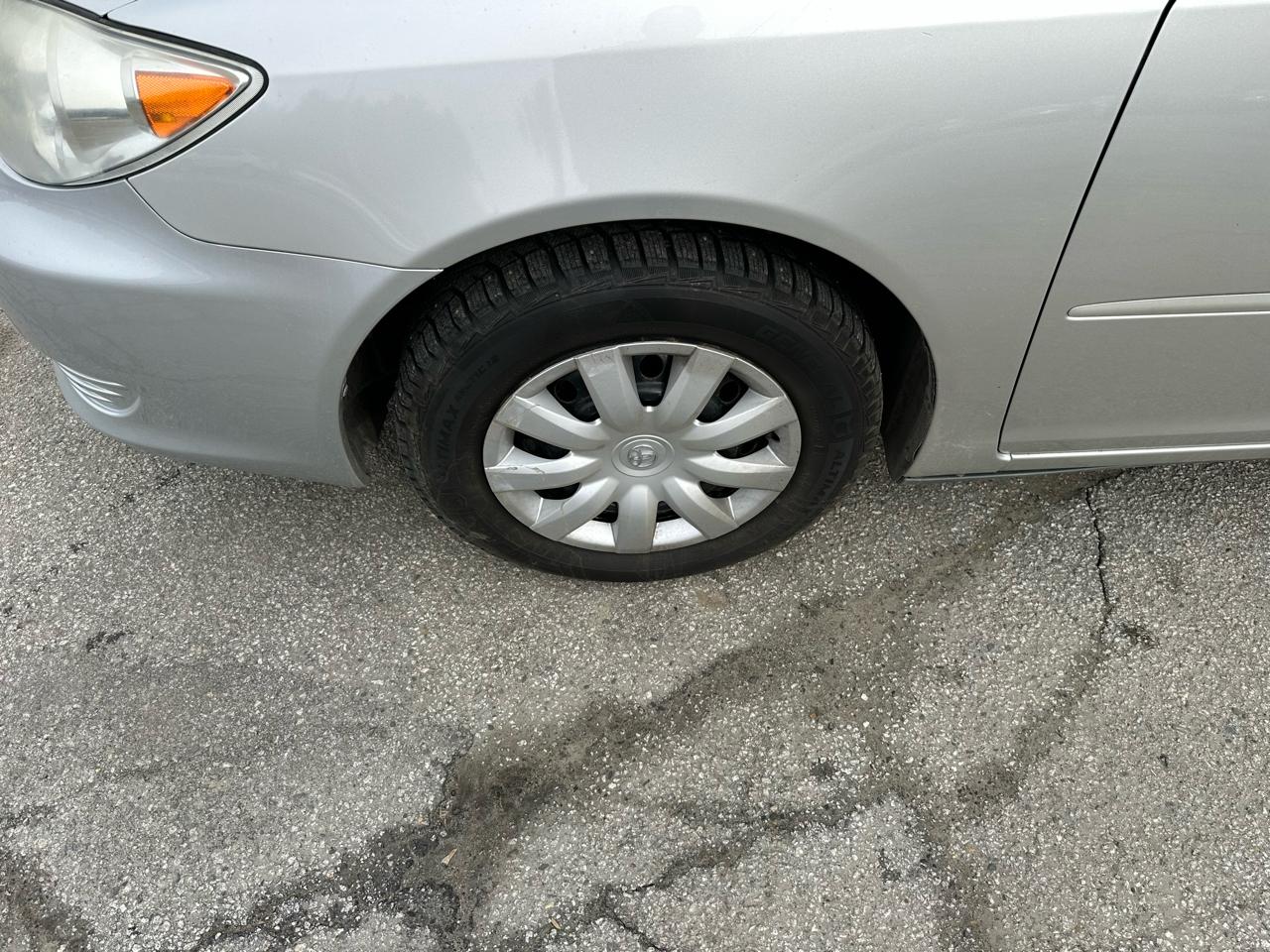 Toyota Camry 4dr Sdn XLE Auto (Natl) 2005