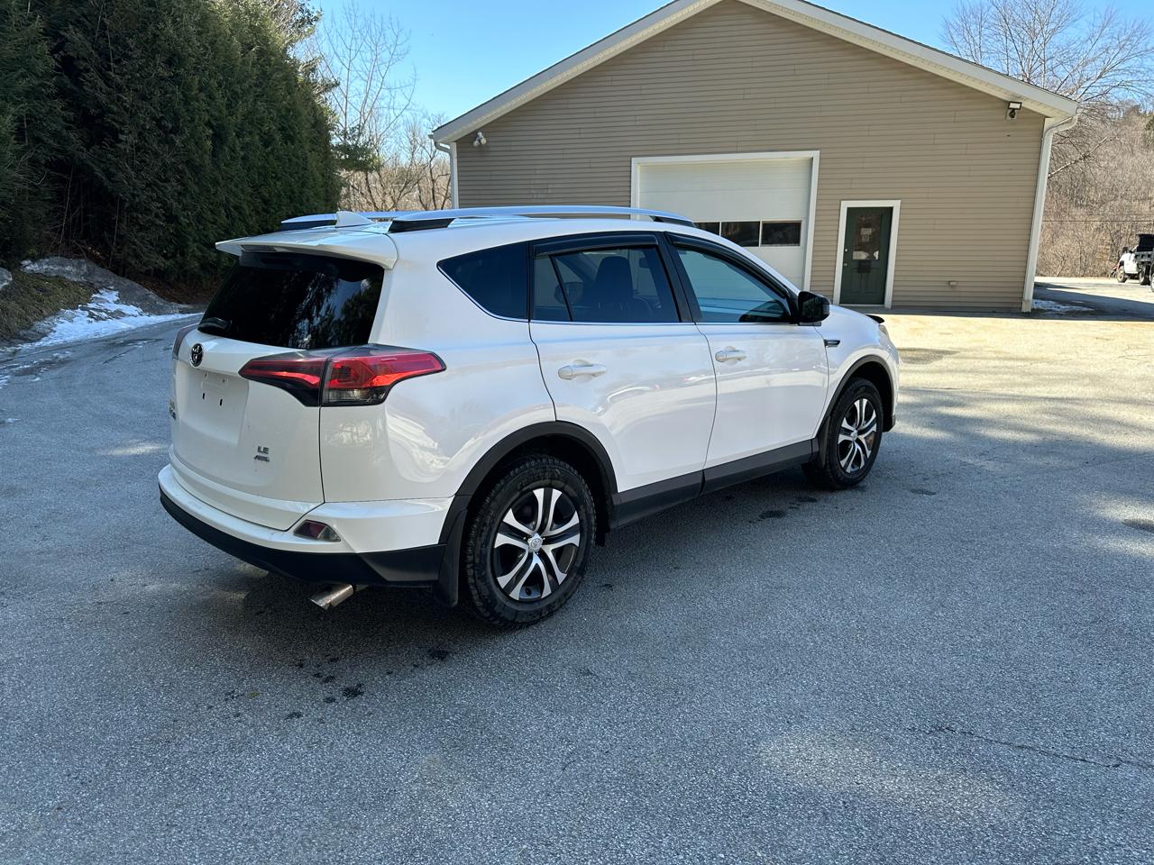 Toyota RAV4 AWD 4dr LE (Natl) 2016
