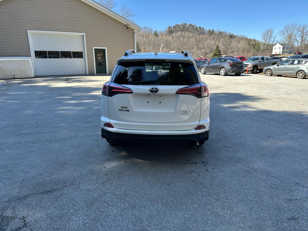 Toyota RAV4 AWD 4dr LE (Natl) 2016