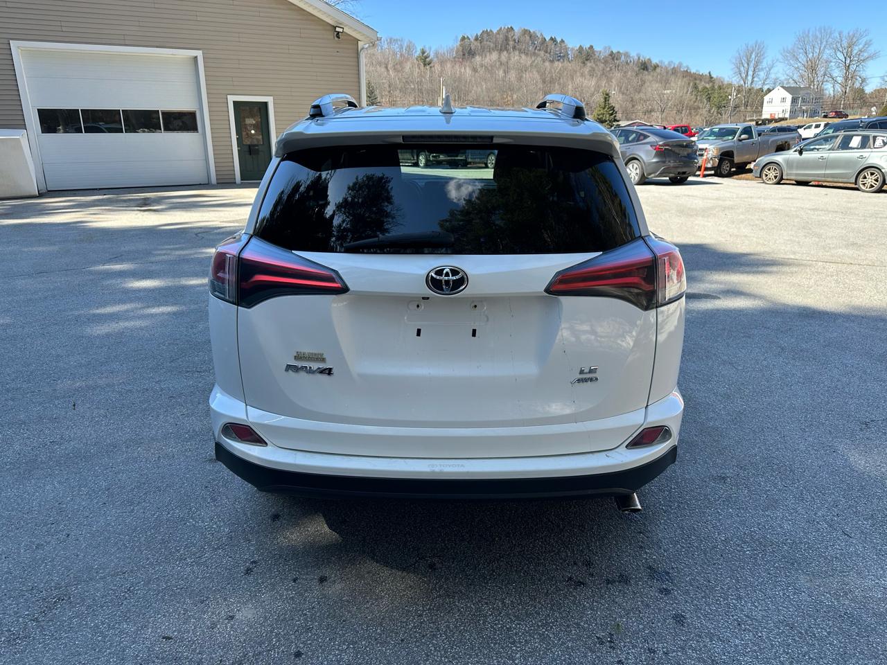 Toyota RAV4 AWD 4dr LE (Natl) 2016