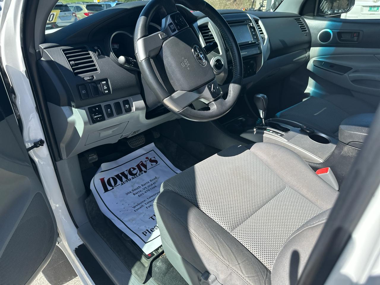 Toyota Tacoma 4WD Double Cab LB V6 AT TRD Sport (Natl) 2015