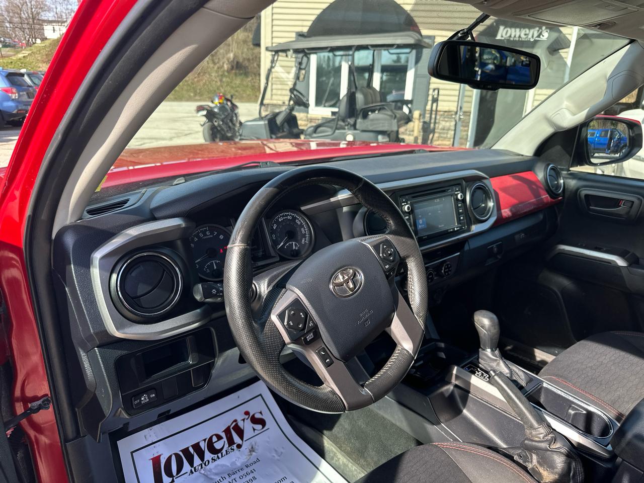 Toyota Tacoma 4WD Double Cab V6 AT SR5 (Natl) 2017