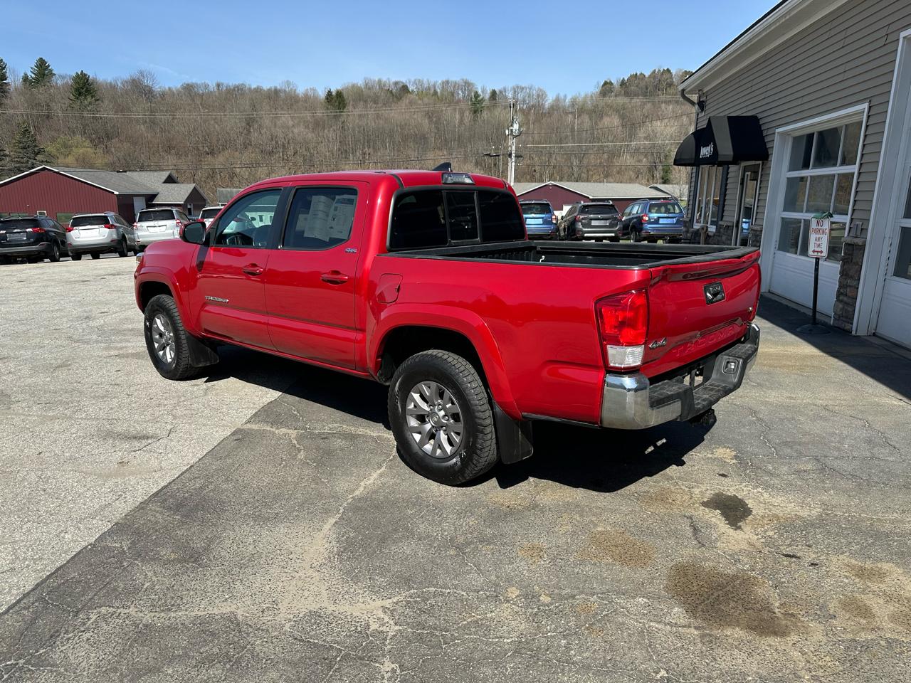 Toyota Tacoma 4WD Double Cab V6 AT SR5 (Natl) 2017