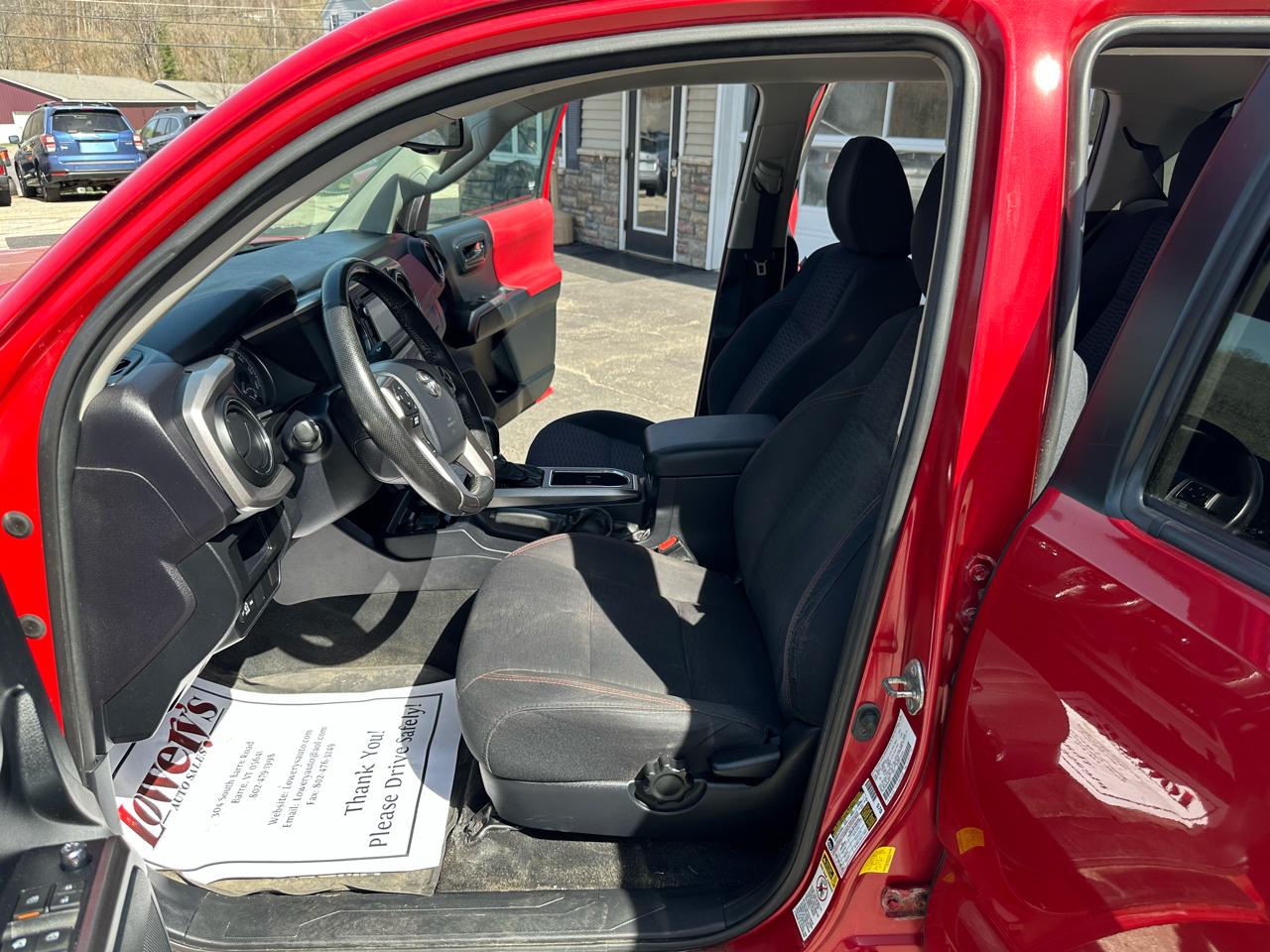 Toyota Tacoma 4WD Double Cab V6 AT SR5 (Natl) 2017