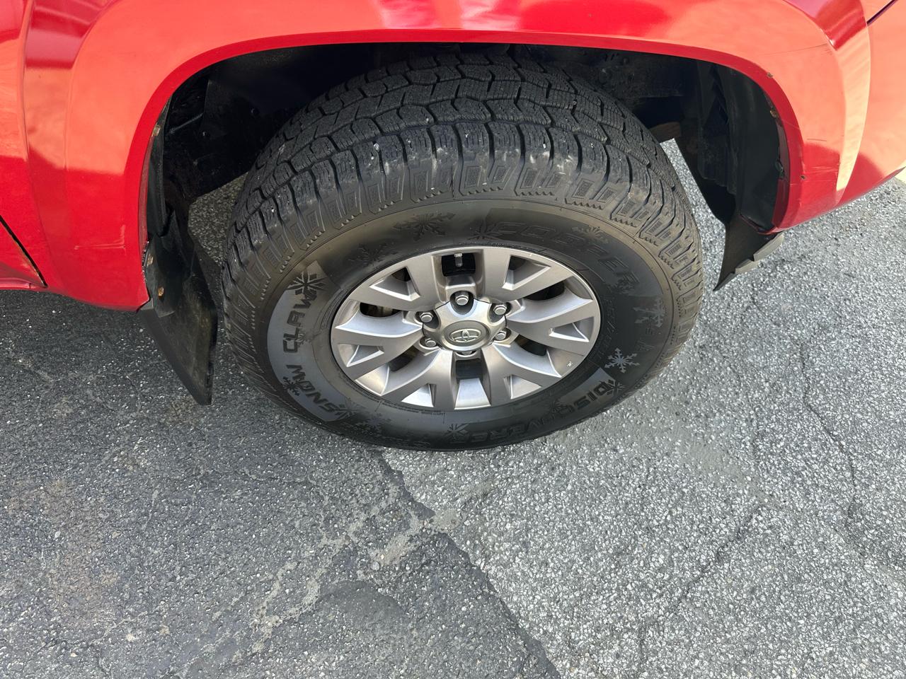 Toyota Tacoma 4WD Double Cab V6 AT SR5 (Natl) 2017