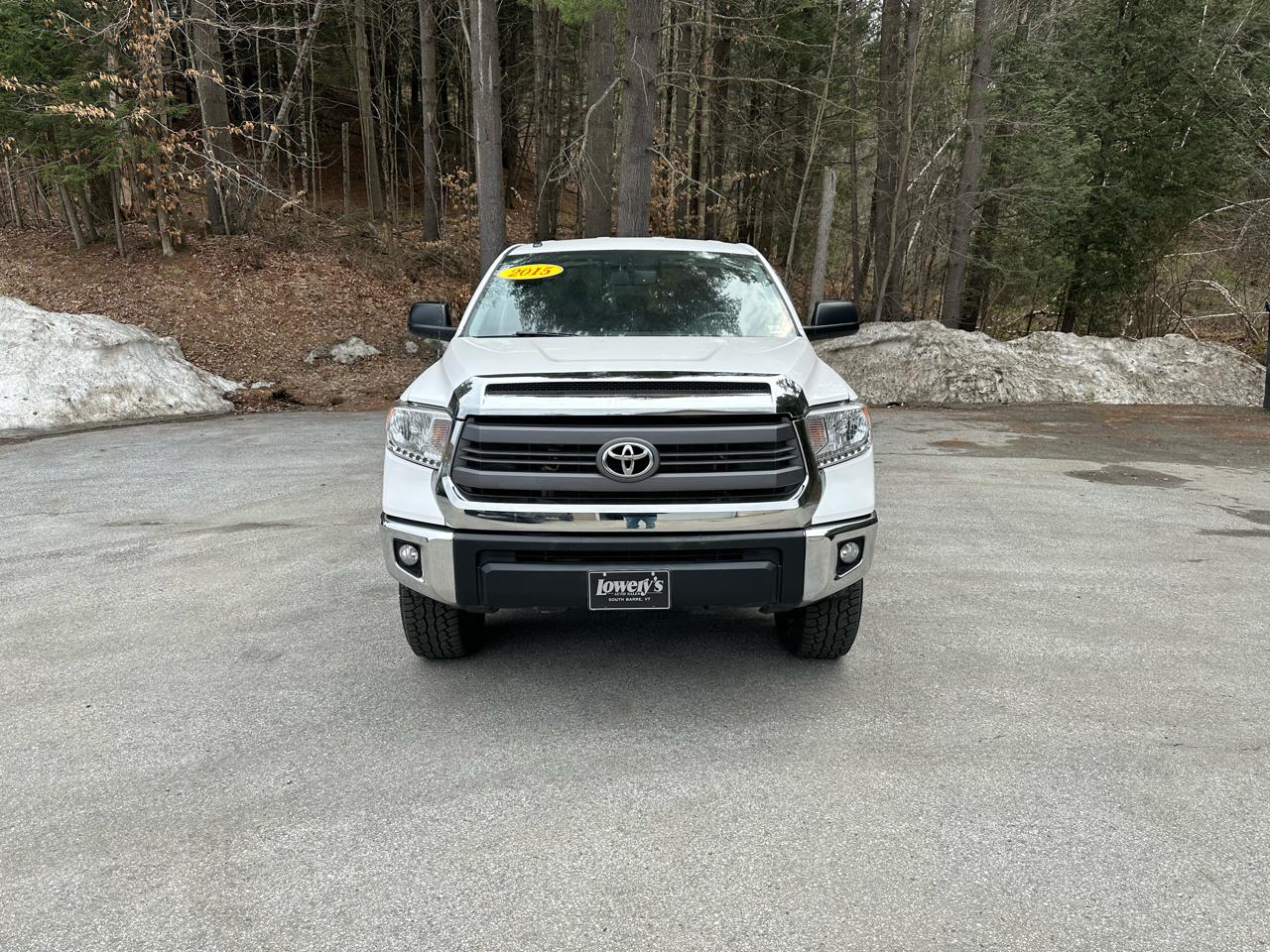 Toyota Tundra 4WD Truck Double Cab 5.7L V8 6-Spd AT SR5 (Natl) 2015