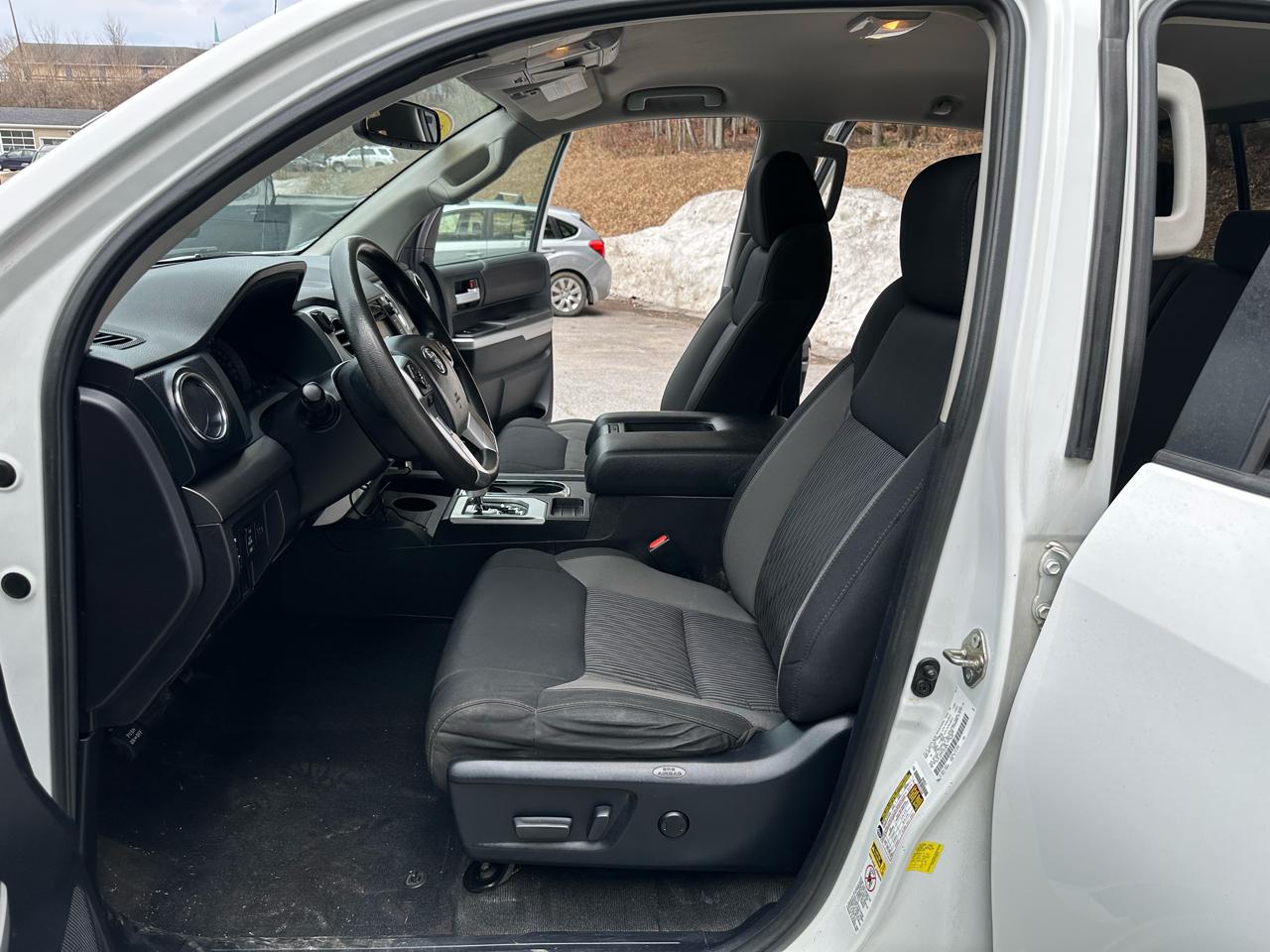 Toyota Tundra 4WD Truck Double Cab 5.7L V8 6-Spd AT SR5 (Natl) 2015