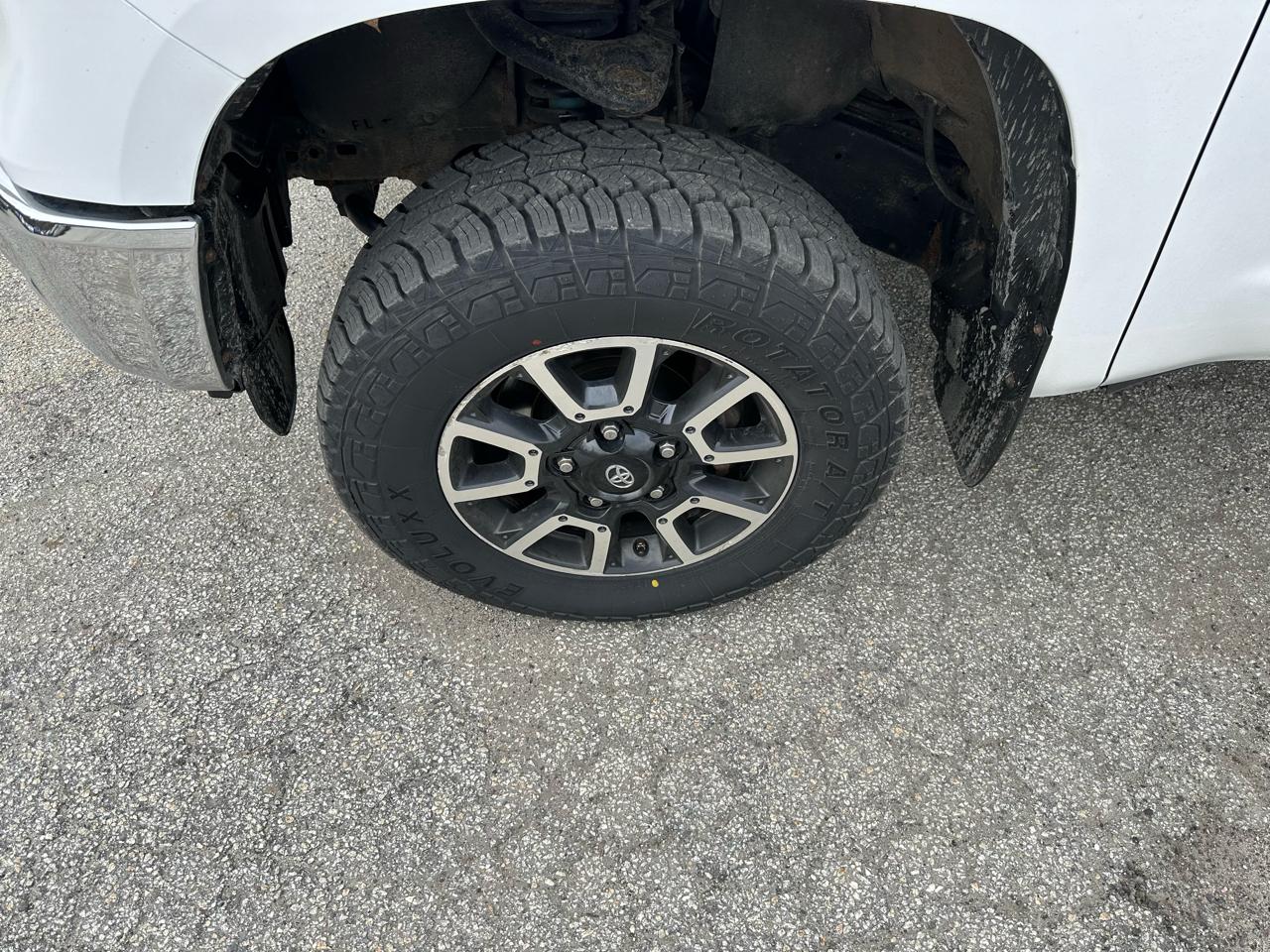 Toyota Tundra 4WD Truck Double Cab 5.7L V8 6-Spd AT SR5 (Natl) 2015