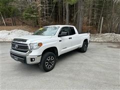 2015 Toyota Tundra 4WD Truck 