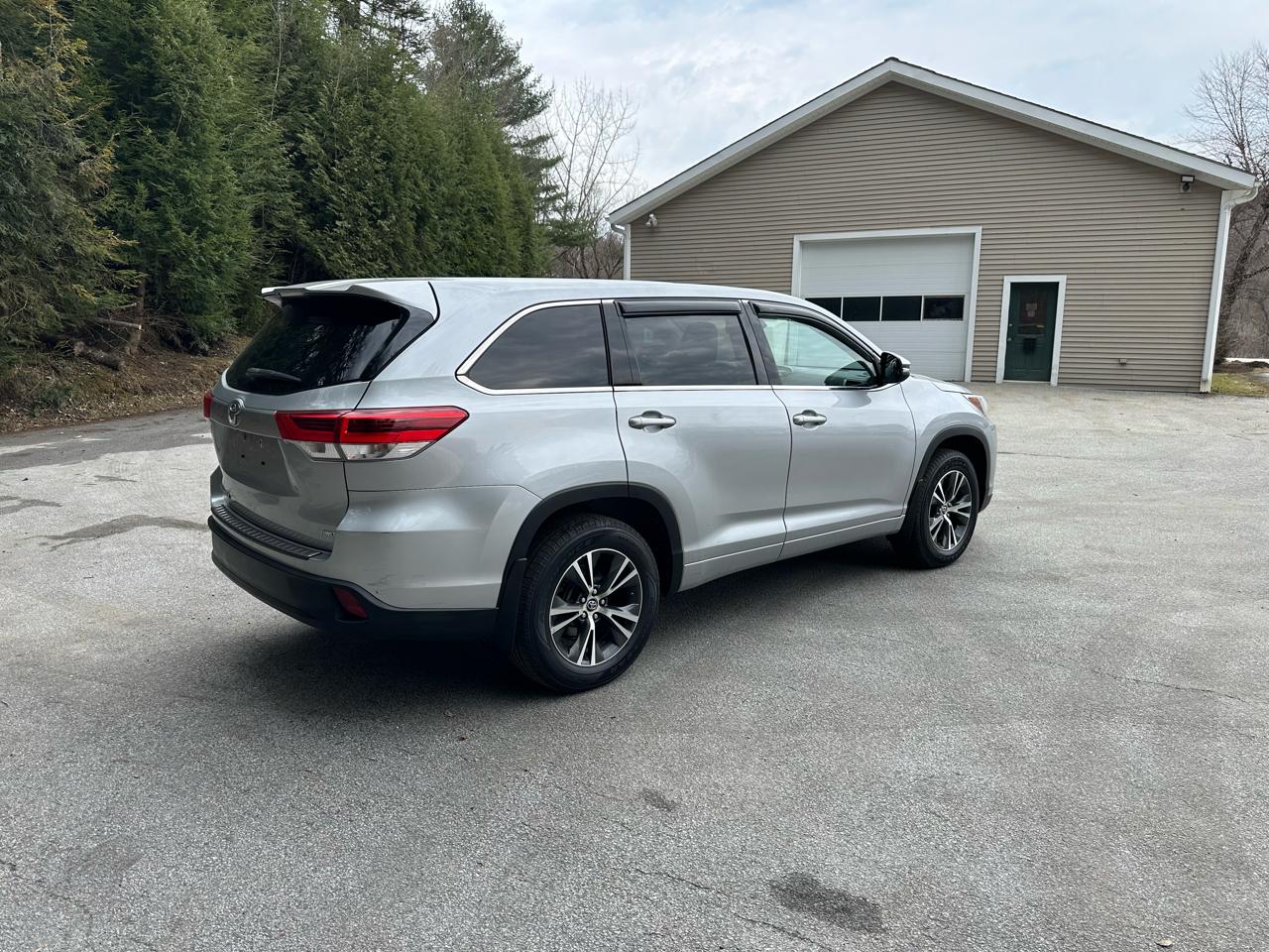 Toyota Highlander LE V6 AWD (Natl) 2018