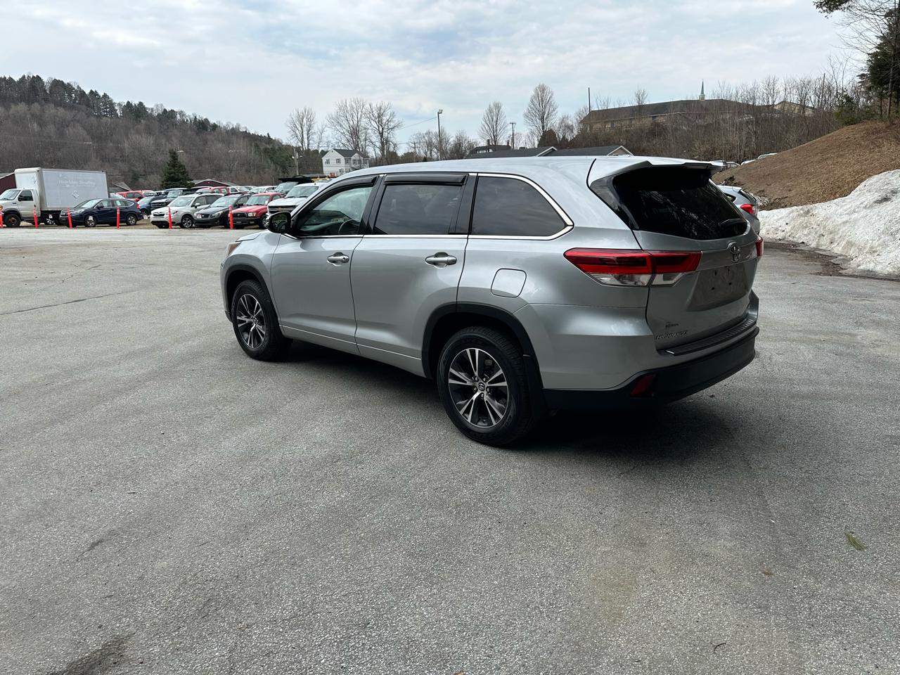 Toyota Highlander LE V6 AWD (Natl) 2018