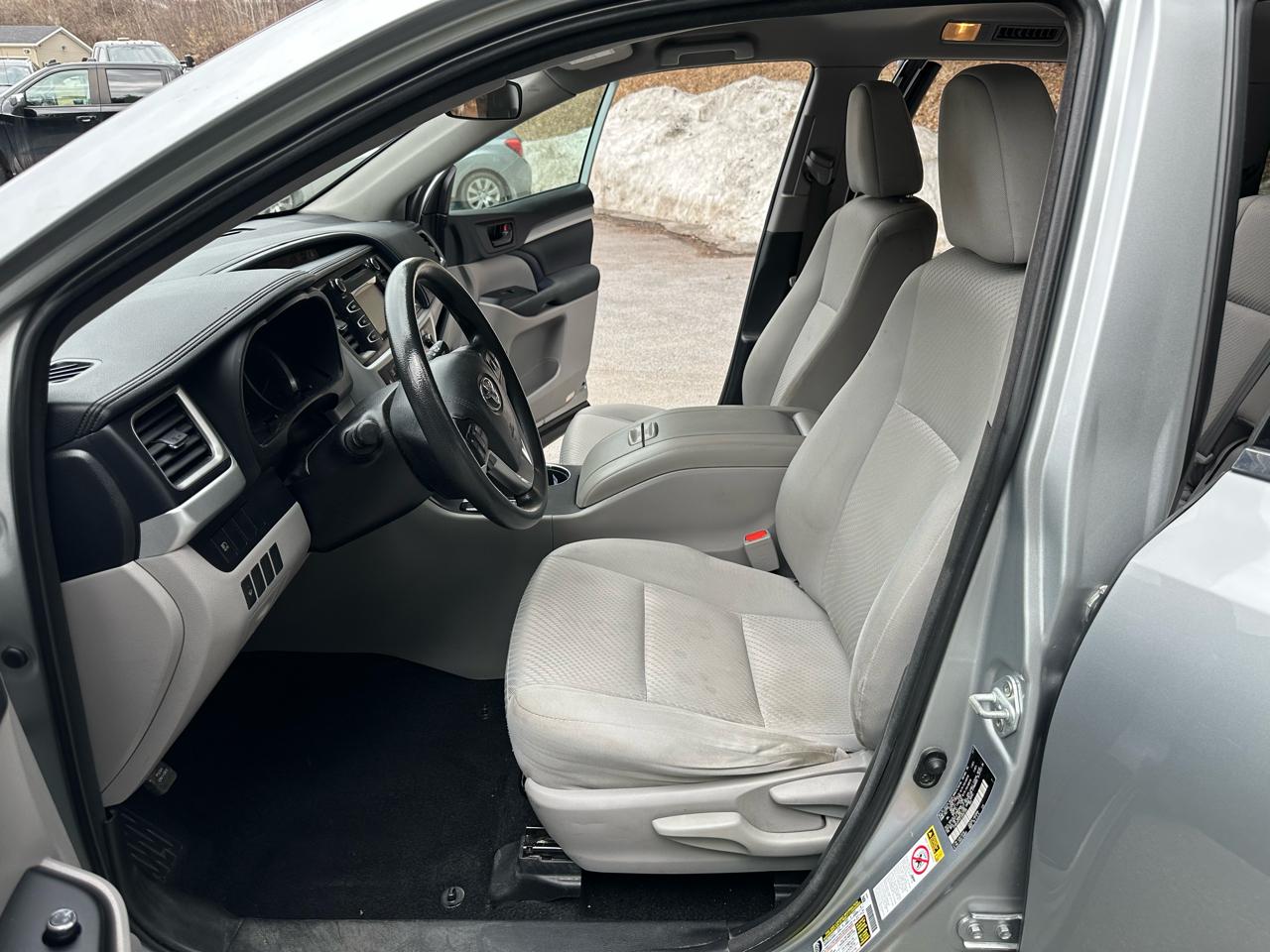 Toyota Highlander LE V6 AWD (Natl) 2018