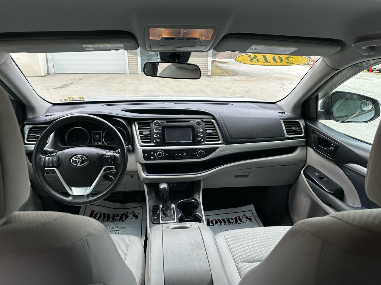 Toyota Highlander LE V6 AWD (Natl) 2018