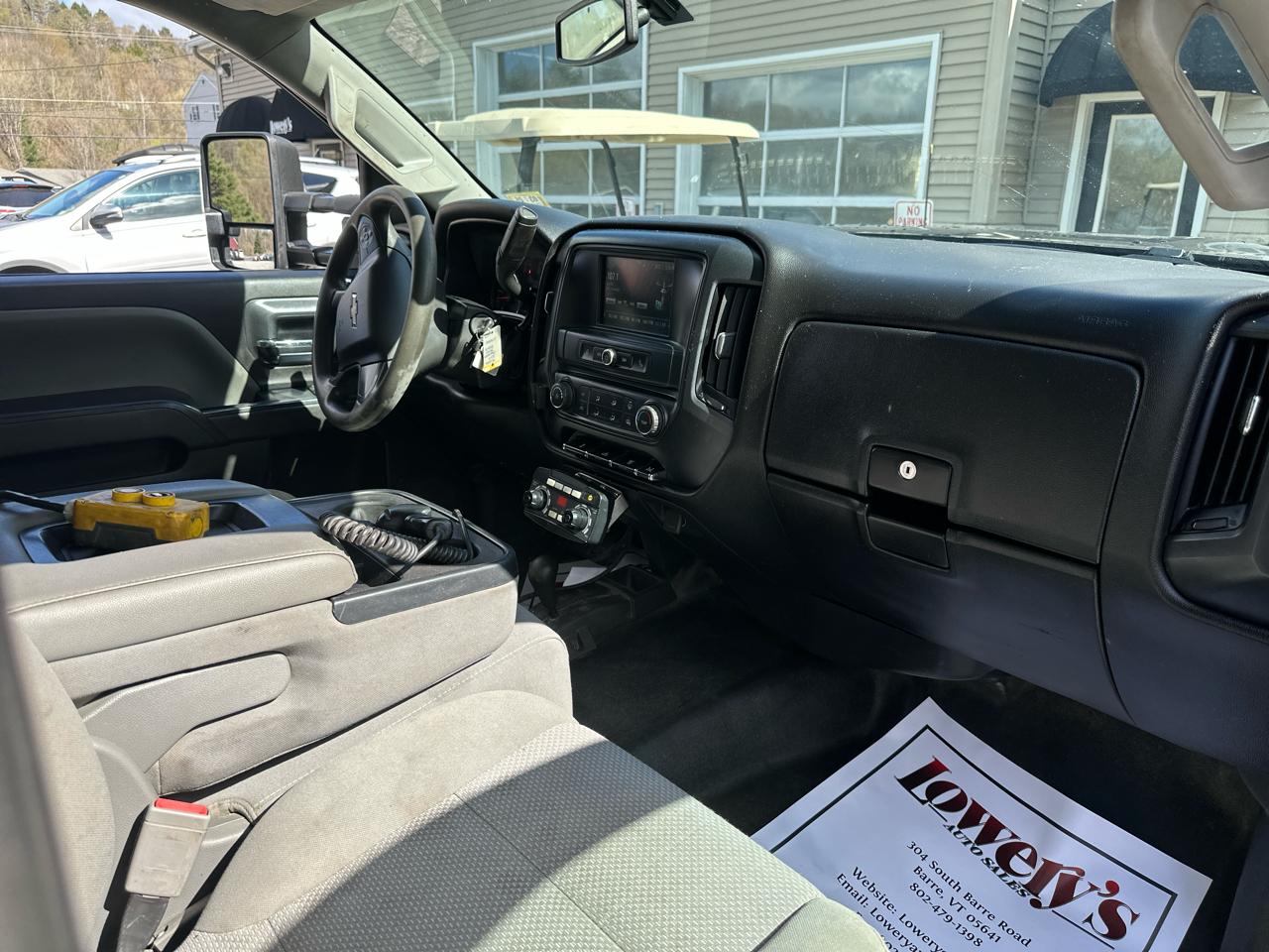 Chevrolet Silverado 3500HD 4WD Reg Cab 137.5" WB, 59.06" CA WT 2017
