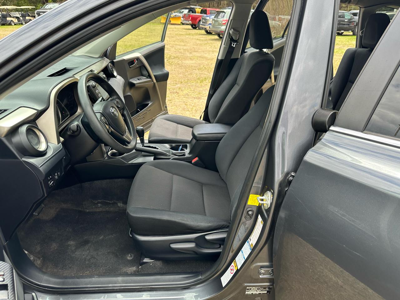 Toyota RAV4 AWD 4dr LE (Natl) 2015