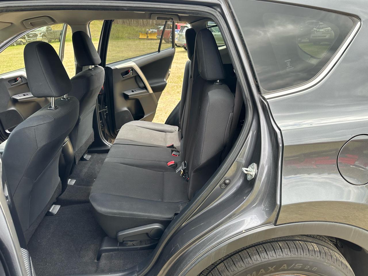 Toyota RAV4 AWD 4dr LE (Natl) 2015