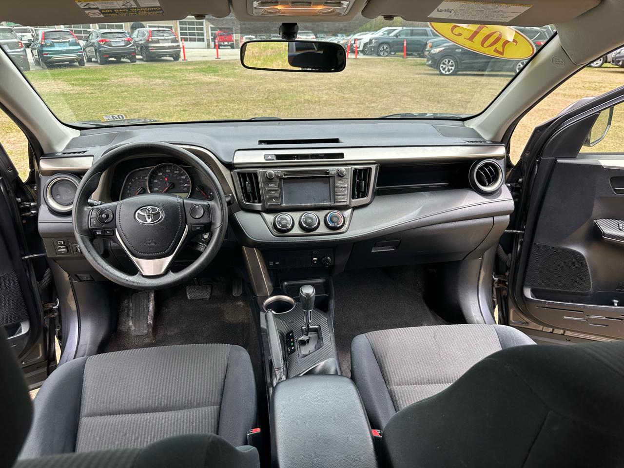 Toyota RAV4 AWD 4dr LE (Natl) 2015